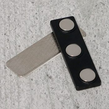 Alternative view of Magnet til navnskilt 45x13mm selvkleb 10stk