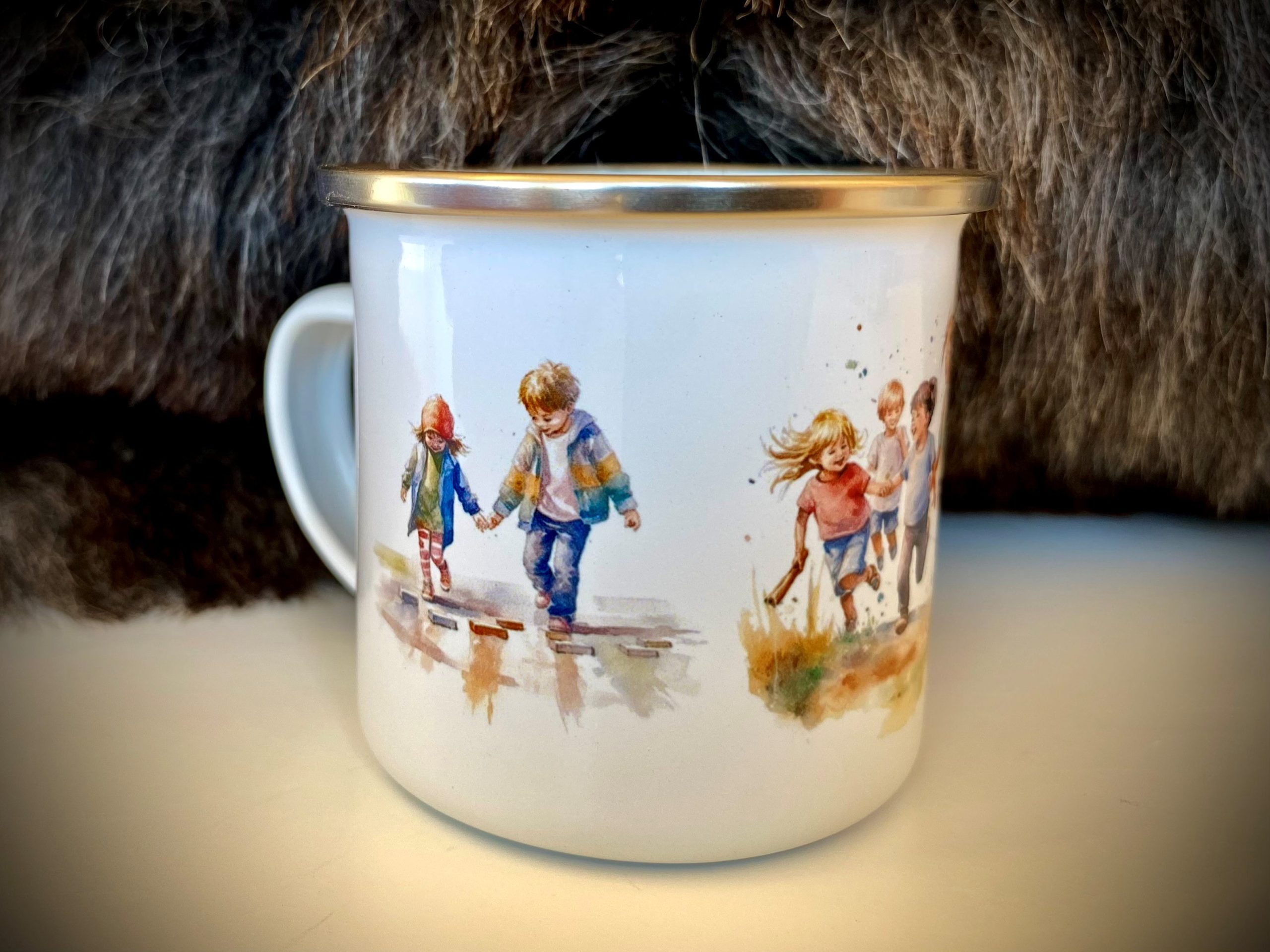 Emaljekopp med barnemotiv